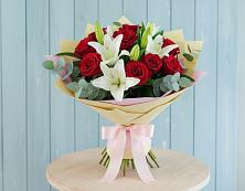 Букет цветов из:  Лилии и Розы в Костино