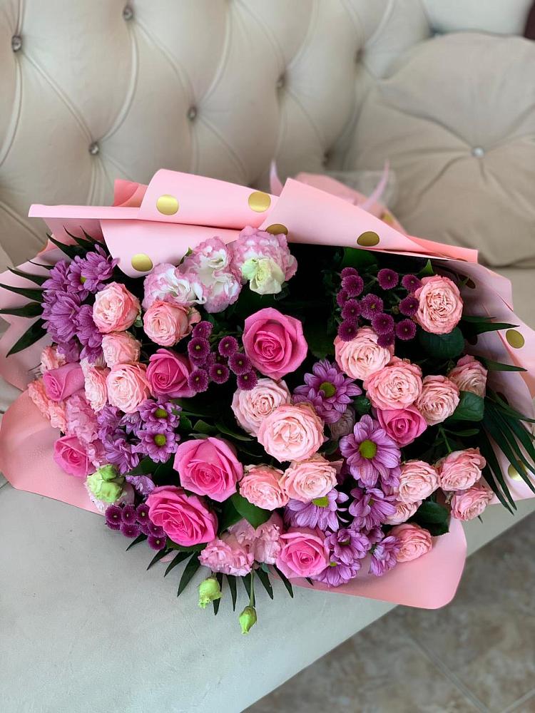 Букет цветов из: Хризантемы, Розы и Лизиантусы в Костино