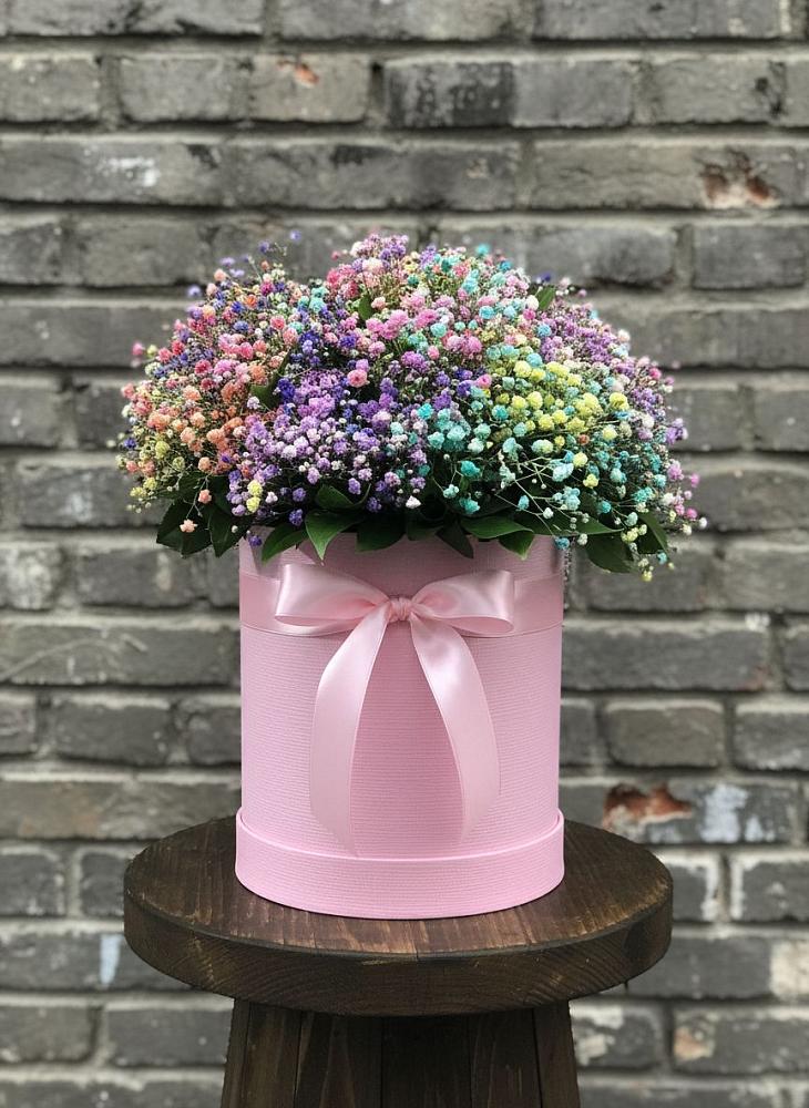 Цветочная композиция из Гипсофила и Розы в шляпной коробке в Костино