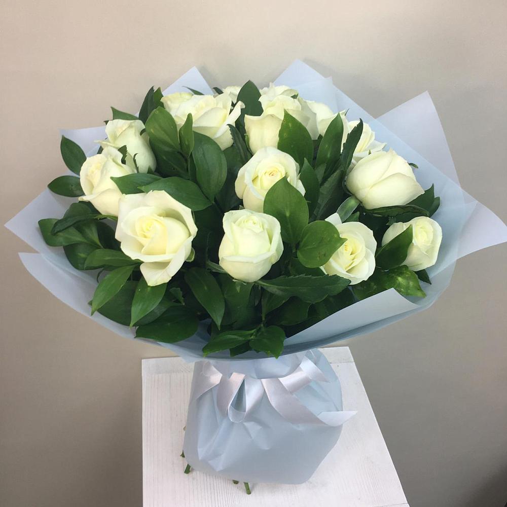 Букет 15 Белых роз Проуд в Костино