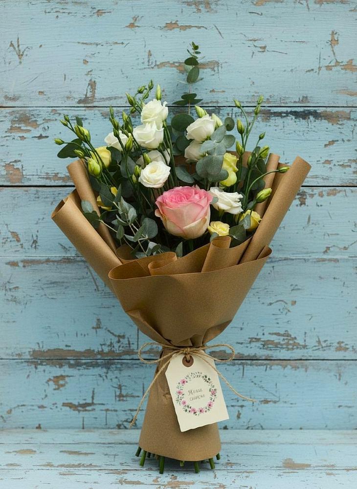 Букет цветов из: Розы и Лизиантусы в Костино