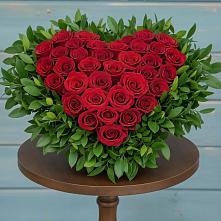 Цветочная композиция из Розы в виде сердца в Костино