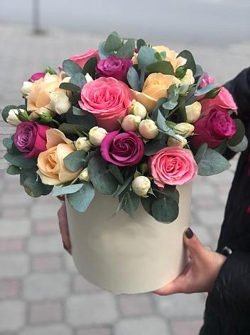 Цветочная композиция из Розы в шляпной коробке в Костино