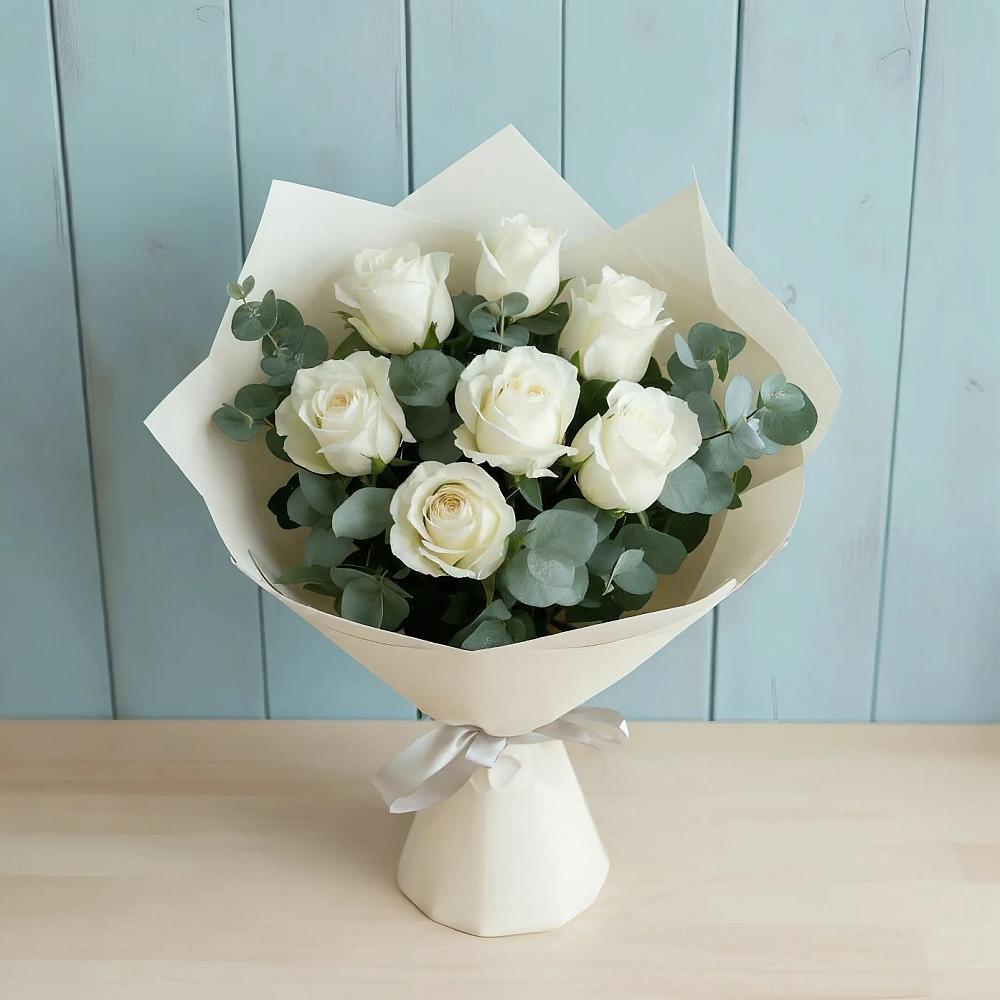 Букет Белые розы в Эвкалипте в Костино