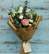 Букет цветов из:  Розы и Лизиантусы в Костино