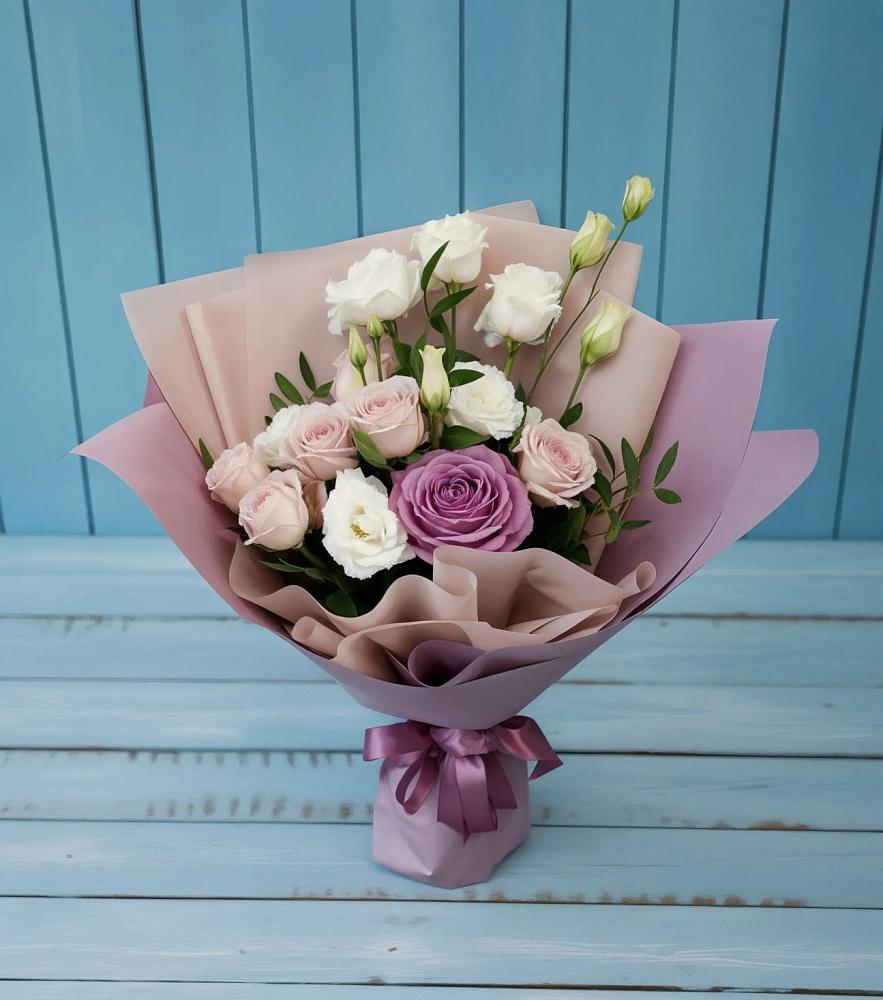 Букет цветов из: Розы и Лизиантусы в Костино